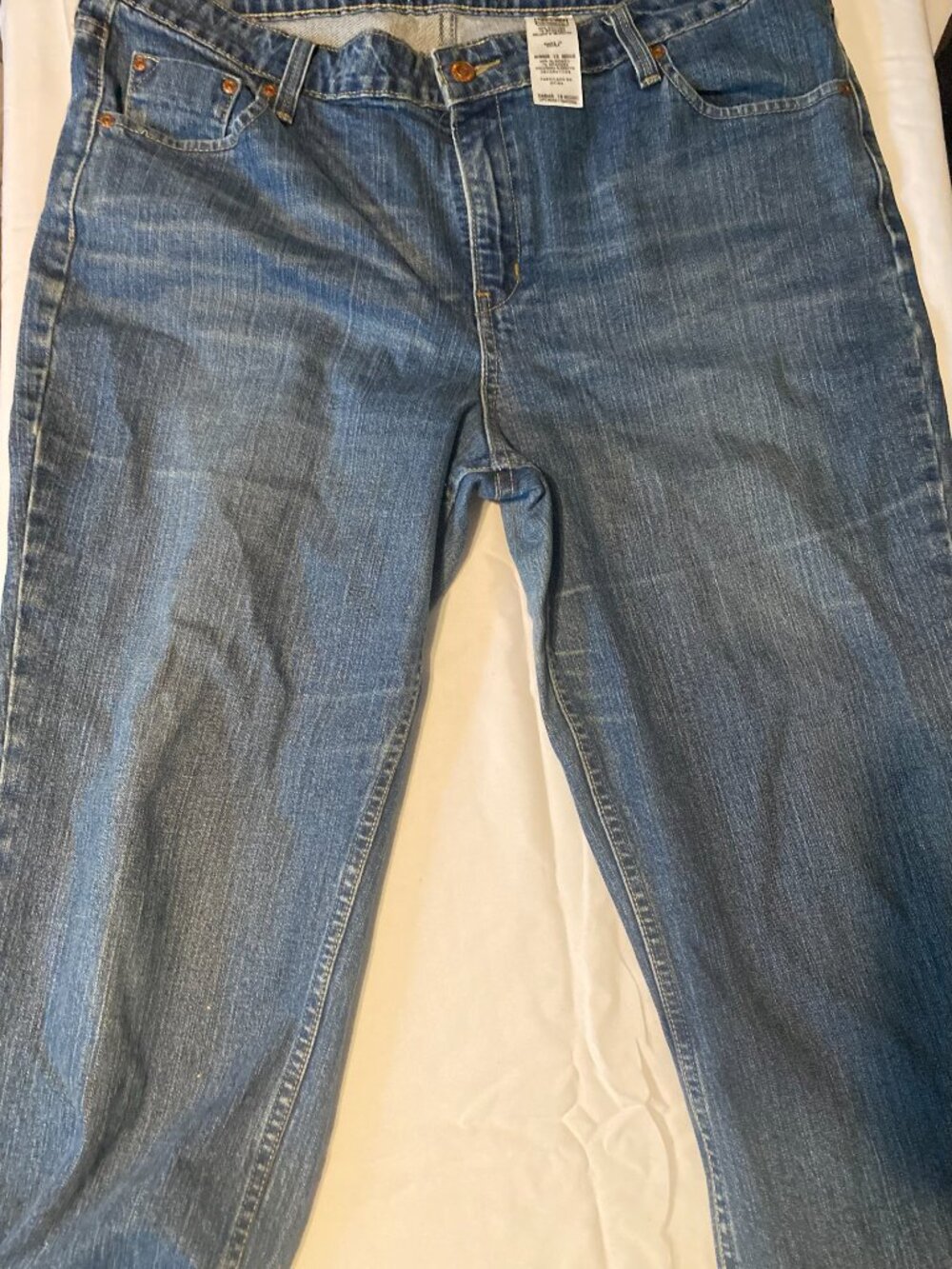 Signature Levi Strauss & Co. Women’s Size 18M Jeans 99% Cotton Stretch Denim